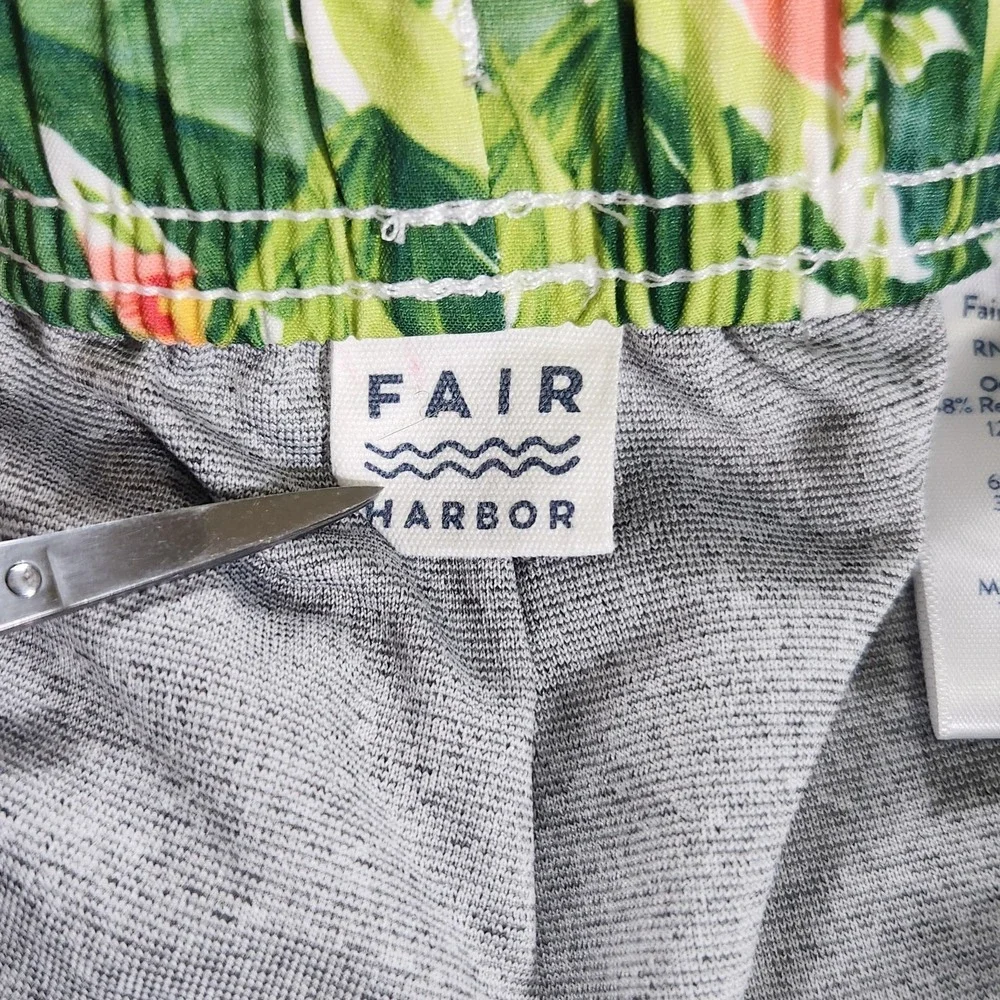 Fair Harbor Swim Shorts Mens Medium Green Floral‎ Lined Drawstring Pockets